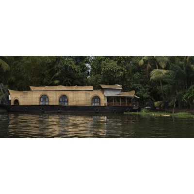 house-boat-22_102332661